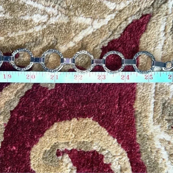 Women’s Silver Tone Chainlink Lightweight Circle Belt OS Fits Most - Picture 11 of 13